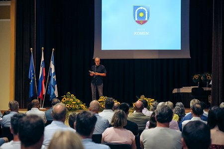 O-Komen_Slavnostna-seja-2024__7RV9281_BeGR8-media.jpg
